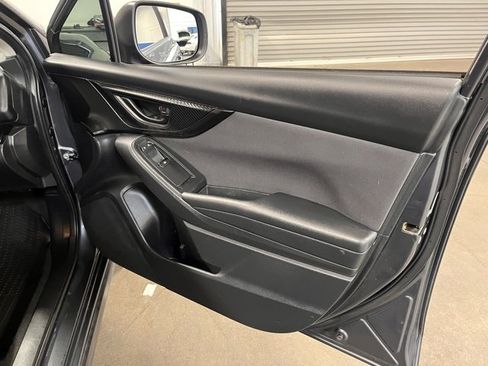 Used 2022 Subaru Crosstrek 2.0i Premium image 12