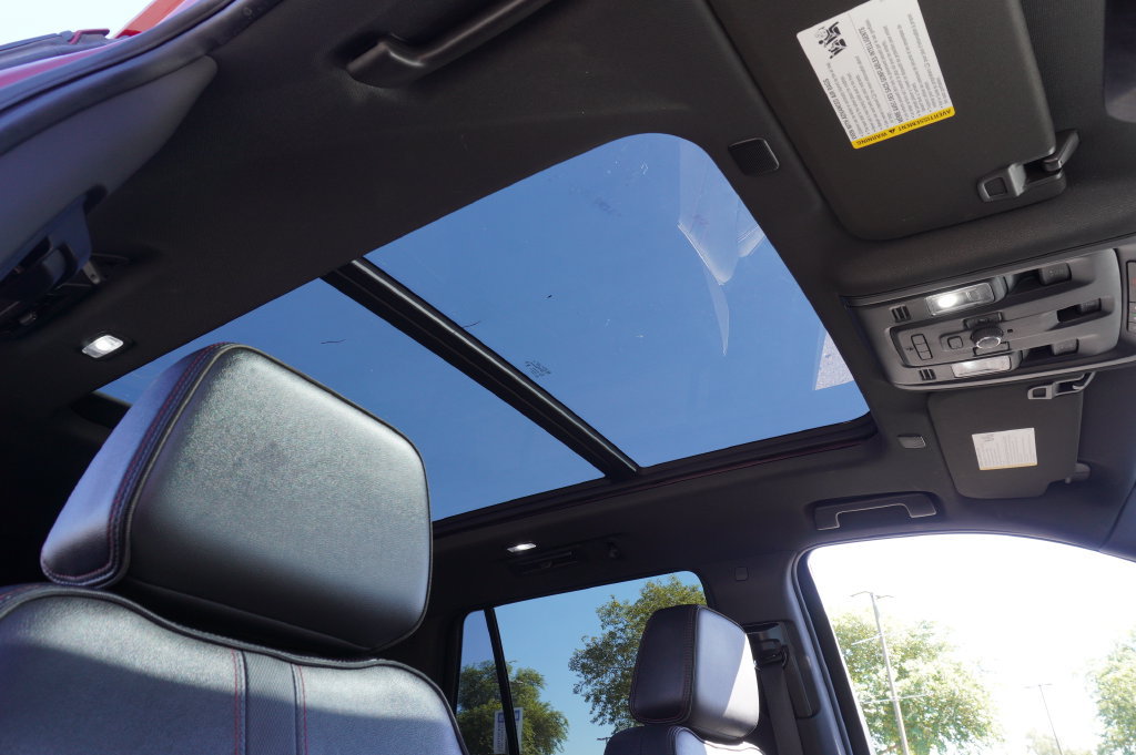 Used 2023 Chevrolet Tahoe RST w/ Luxury Package AWD/4WD image 18