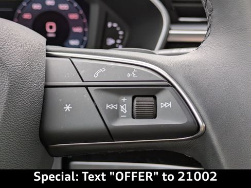 Used 2025 Audi Q3 2.0T Premium w/ Convenience Package image 37