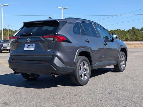 Used 2022 Toyota RAV4 XLE image 6