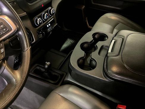 Used 2020 RAM 2500 Tradesman w/ Chrome Appearance Group image 18