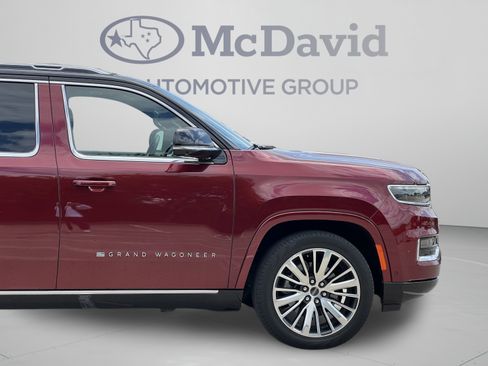 Used 2024 Jeep Grand Wagoneer L Series III AWD/4WD image 33