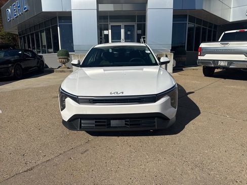 New 2025 Kia K4 LXS image 2