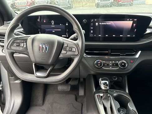 Used 2024 Buick Envista Preferred w/ Convenience II Package FWD image 7
