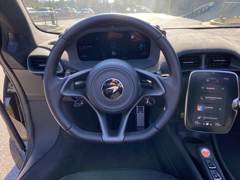 Used 2025 McLaren Artura Spider image 9