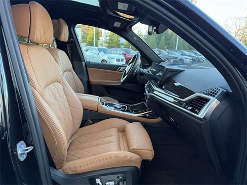 Certified 2023 BMW X7 xDrive40i w/ M Sport Package image 32