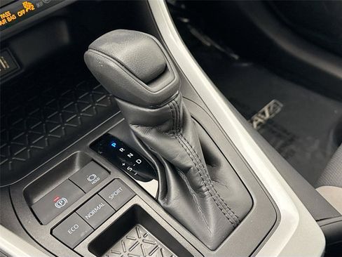 Certified 2025 Toyota RAV4 XLE FWD image 25