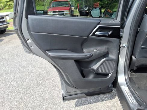 Used 2022 Mitsubishi Outlander SE AWD/4WD image 14
