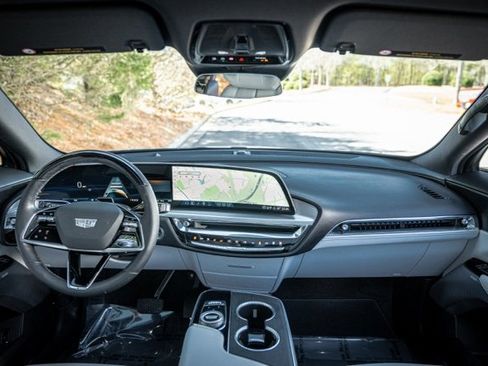 Used 2024 Cadillac Lyriq Sport image 23