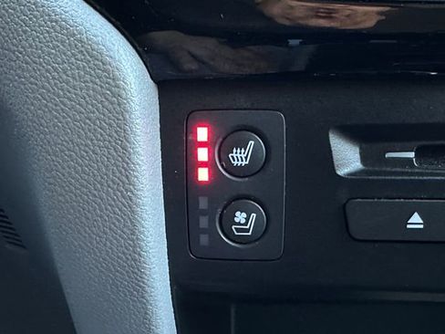 Used 2021 Honda Pilot Elite image 31