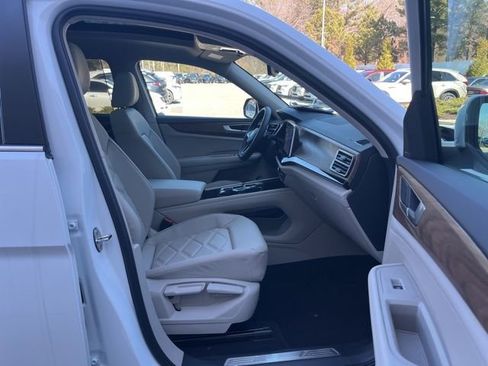 New 2026 Volkswagen Atlas SE FWD image 32