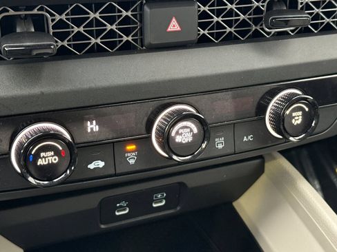 Used 2023 Honda Accord LX image 17