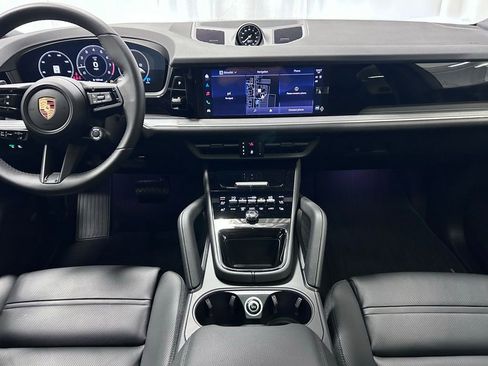 Used 2026 Porsche Cayenne Coupe image 17