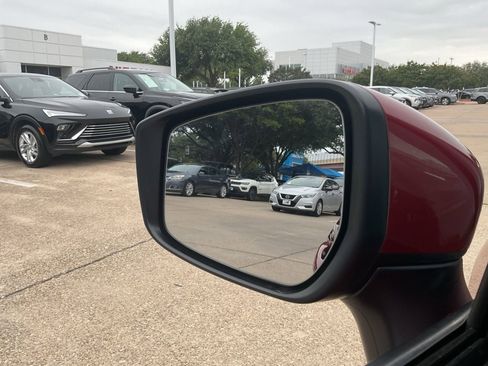 Used 2025 Nissan Versa SV FWD image 18