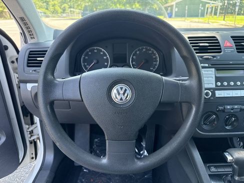 Used 2009 Volkswagen Jetta S FWD image 21