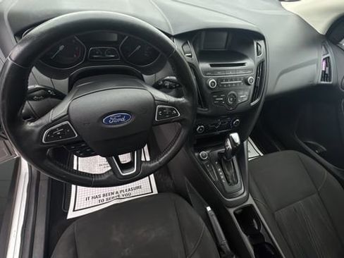 Used 2016 Ford Focus SE w/ SE Cold Weather Package image 18