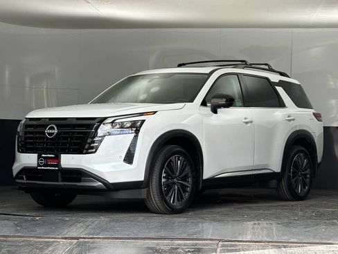 New 2026 Nissan Pathfinder Platinum w/ Cargo Package AWD/4WD image 7