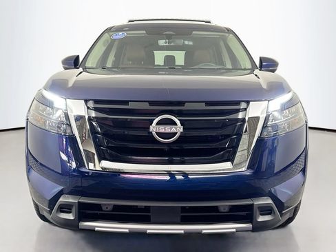 Used 2025 Nissan Pathfinder Platinum AWD/4WD image 2