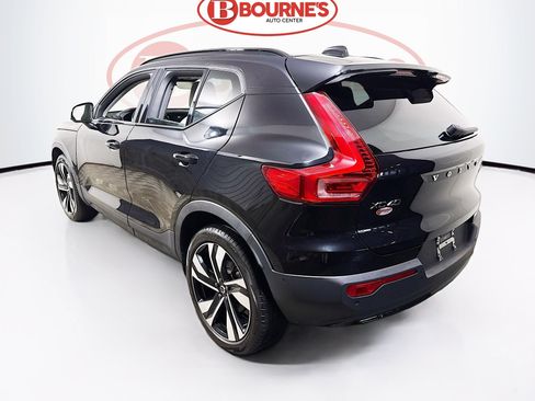 Used 2023 Volvo XC40 B5 Plus w/ Driver Assist Package AWD/4WD image 9