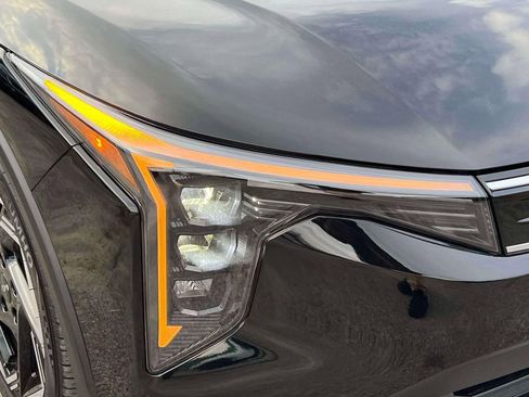 Used 2025 Kia K4 EX image 9