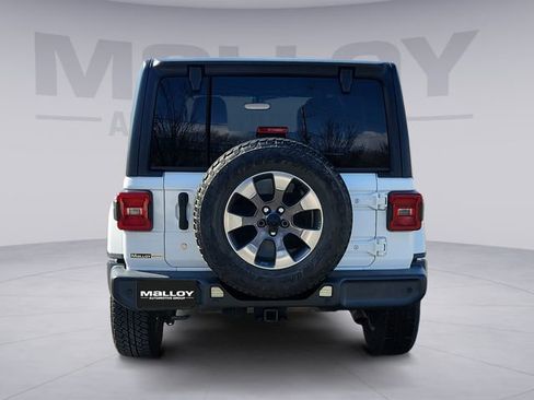 Used 2018 Jeep Wrangler Unlimited Sahara image 4