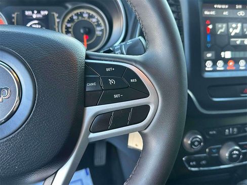 Used 2022 Jeep Cherokee Latitude w/ Trailer Tow Group image 22