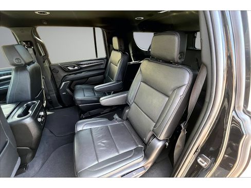 Used 2022 GMC Yukon XL Denali AWD/4WD image 35