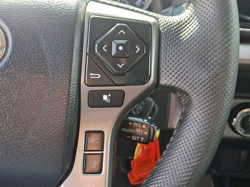 Certified 2020 Toyota Tacoma SR5 w/ SR5 Appearance Package (SM) image 24