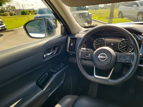 Used 2023 Nissan Pathfinder SL w/ SL Premium Package FWD image 14