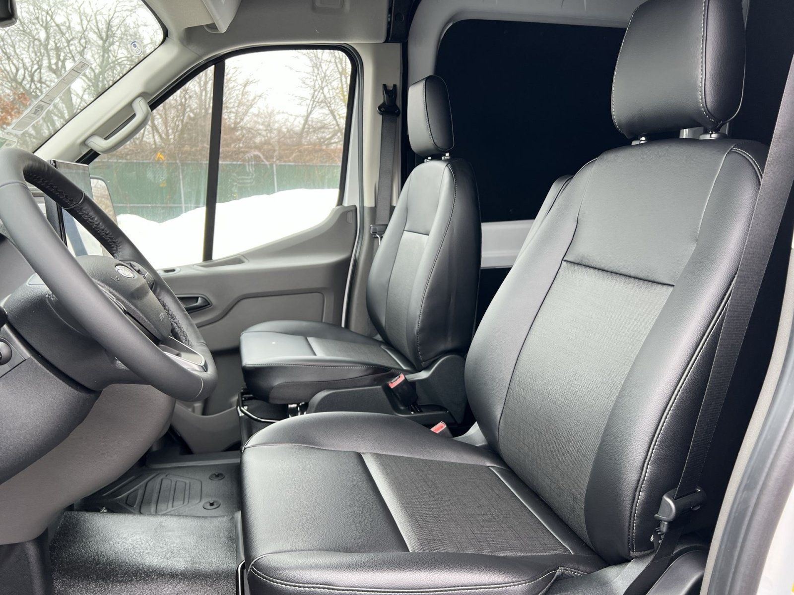 New 2026 Ford Transit 250 148 Medium Roof w/ Load Area Protection Package RWD image 13