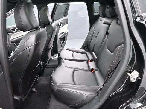 Used 2023 Jeep Compass Limited w/ Sun and Sound Group AWD/4WD image 29