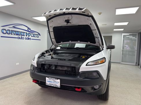 Used 2016 Jeep Cherokee Trailhawk w/ Leather Interior Group image 35