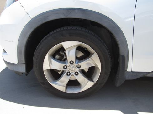 Used 2016 Honda HR-V LX image 5