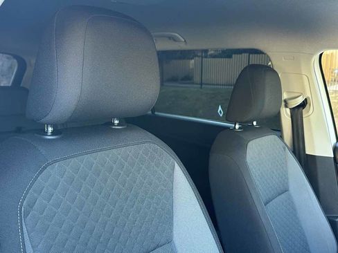 Used 2018 Volkswagen Tiguan S image 21