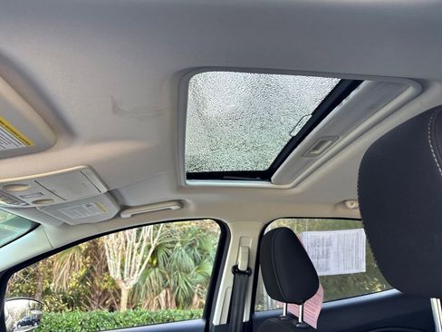 Used 2019 Ford EcoSport SE image 9