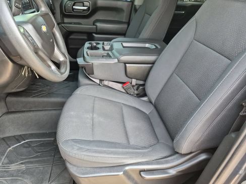 Used 2020 Chevrolet Silverado 1500 Custom w/ Custom Value Package AWD/4WD image 16