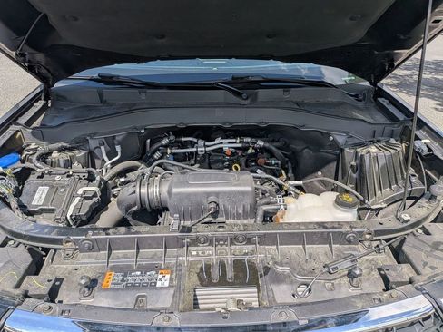 Used 2022 Ford Explorer XLT image 30