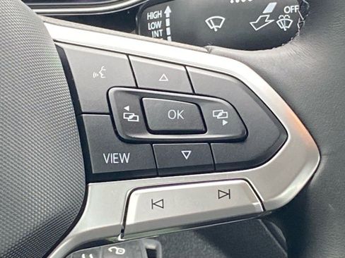 Certified 2025 Volkswagen Jetta S image 9