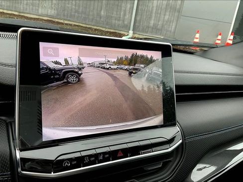 New 2025 Jeep Compass Latitude w/ Altitude Special Edition image 18