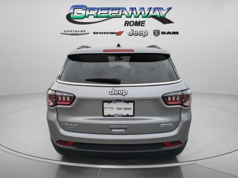 Used 2024 Jeep Compass Latitude AWD/4WD image 6