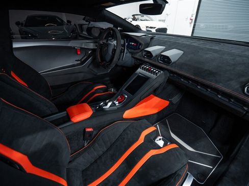 Used 2022 Lamborghini Huracan STO RWD image 27