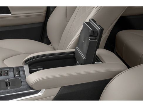 Certified 2021 Toyota Highlander Platinum AWD/4WD image 9