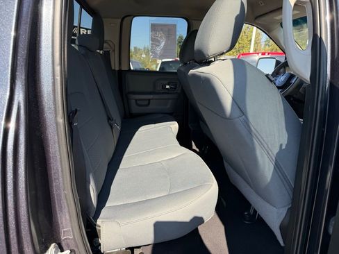 Used 2018 RAM 1500 Classic SLT image 28
