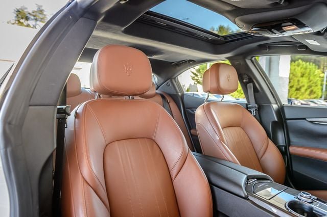 Used 2018 Maserati Ghibli RWD image 41