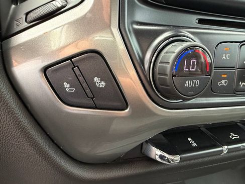 Used 2018 Chevrolet Silverado 1500 LT w/ All Star Edition AWD/4WD image 11