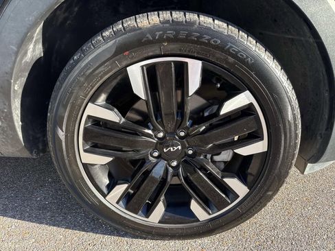 Used 2023 Kia Telluride SX image 4