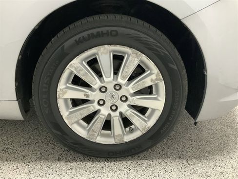 Used 2015 Toyota Sienna XLE image 14