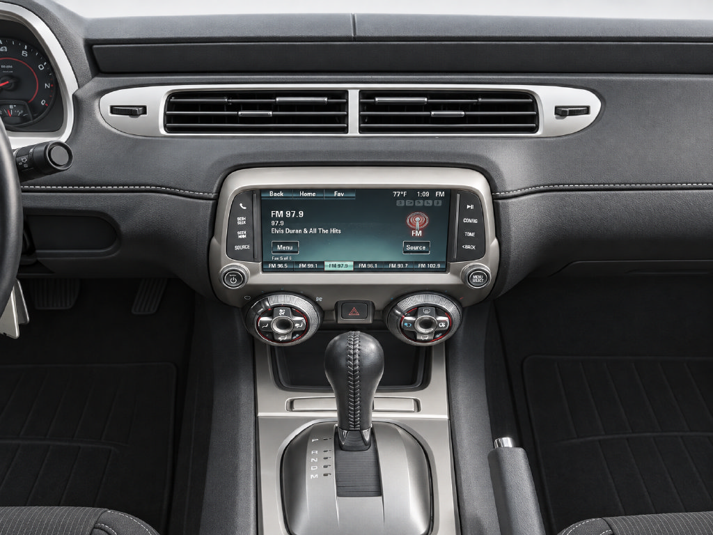 Used 2015 Chevrolet Camaro LT RWD image 17