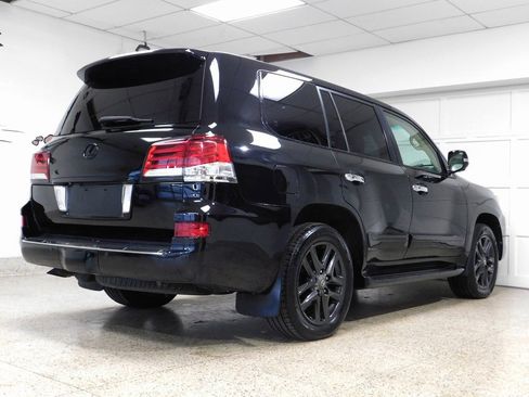 Used 2013 Lexus LX 570 4WD w/ Luxury Pkg w/Pre-crash image 4