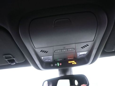 Used 2020 Chevrolet Blazer Premier image 12